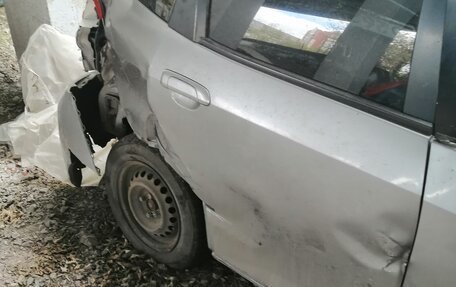 Honda Fit III, 2003 год, 100 000 рублей, 7 фотография