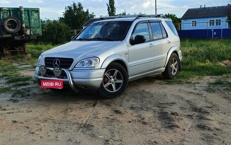 Mercedes-Benz M-Класс, 1999 год, 750 000 рублей, 1 фотография