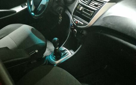 Hyundai Solaris II рестайлинг, 2012 год, 610 000 рублей, 7 фотография