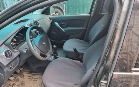 Renault Logan II, 2015 год, 280 000 рублей, 8 фотография