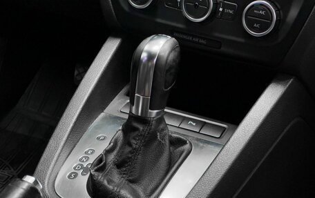 Volkswagen Jetta VI, 2014 год, 1 199 900 рублей, 12 фотография