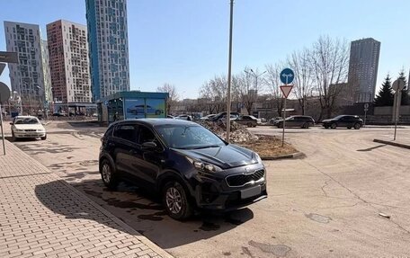 KIA Sportage IV рестайлинг, 2018 год, 2 000 000 рублей, 9 фотография
