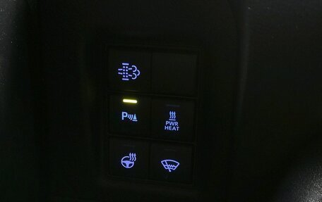 Toyota Land Cruiser Prado 150 рестайлинг 2, 2020 год, 5 597 000 рублей, 25 фотография