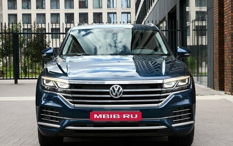 Volkswagen Touareg III, 2018 год, 4 150 000 рублей, 2 фотография