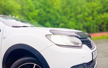Renault Logan II, 2018 год, 600 000 рублей, 3 фотография