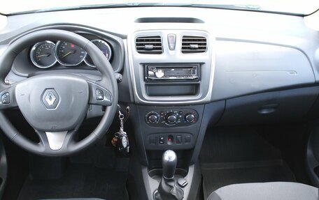 Renault Sandero II рестайлинг, 2016 год, 760 000 рублей, 9 фотография