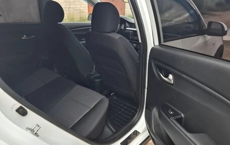 KIA Rio IV, 2018 год, 1 320 000 рублей, 10 фотография