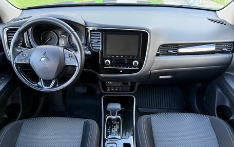 Mitsubishi Outlander III рестайлинг 3, 2020 год, 2 685 000 рублей, 9 фотография
