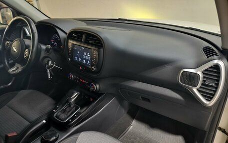 KIA Soul II рестайлинг, 2019 год, 1 590 000 рублей, 10 фотография
