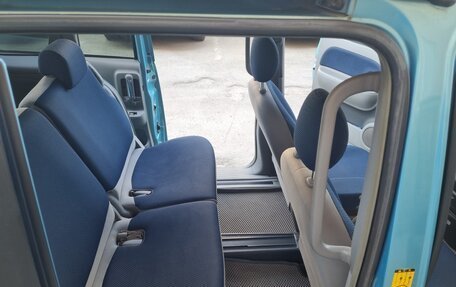 Toyota Sienta I, 2003 год, 410 000 рублей, 24 фотография