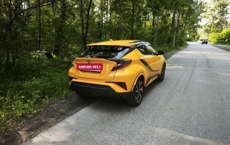Toyota C-HR I рестайлинг, 2016 год, 1 970 000 рублей, 4 фотография
