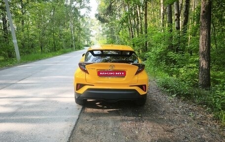 Toyota C-HR I рестайлинг, 2016 год, 1 970 000 рублей, 5 фотография