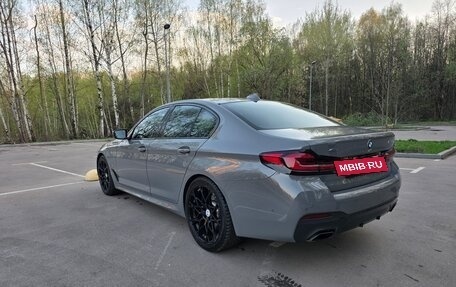 BMW 5 серия, 2021 год, 5 640 000 рублей, 2 фотография