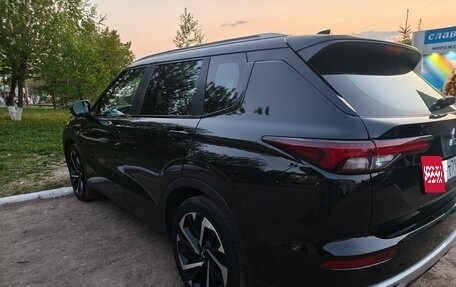 Mitsubishi Outlander, 2022 год, 3 650 000 рублей, 3 фотография