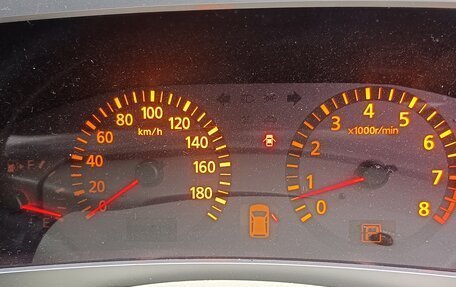 Nissan Elgrand III, 2003 год, 1 300 000 рублей, 7 фотография