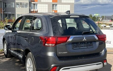 Mitsubishi Outlander III рестайлинг 3, 2021 год, 2 259 000 рублей, 2 фотография