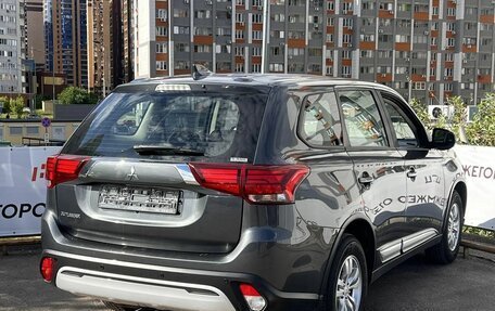 Mitsubishi Outlander III рестайлинг 3, 2021 год, 2 259 000 рублей, 4 фотография