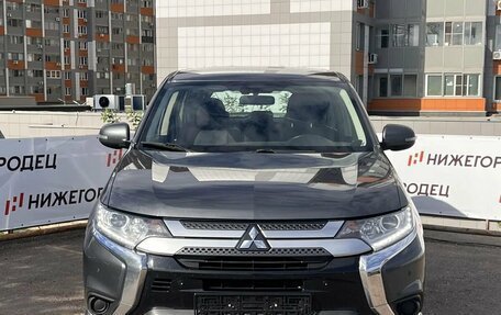 Mitsubishi Outlander III рестайлинг 3, 2021 год, 2 259 000 рублей, 6 фотография