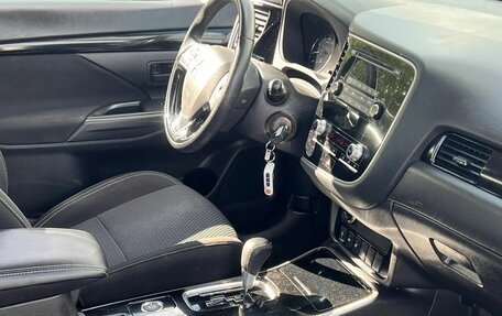 Mitsubishi Outlander III рестайлинг 3, 2021 год, 2 259 000 рублей, 7 фотография