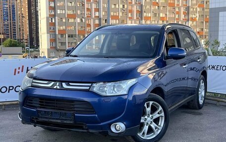 Mitsubishi Outlander III рестайлинг 3, 2013 год, 1 415 000 рублей, 1 фотография