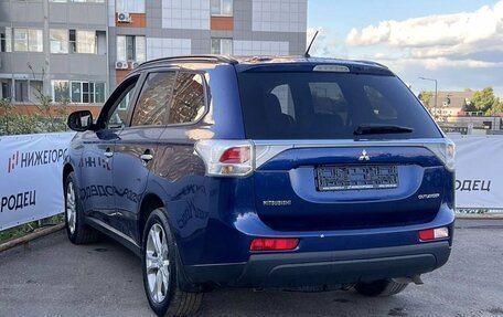 Mitsubishi Outlander III рестайлинг 3, 2013 год, 1 415 000 рублей, 4 фотография