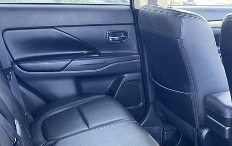 Mitsubishi Outlander III рестайлинг 3, 2013 год, 1 415 000 рублей, 8 фотография