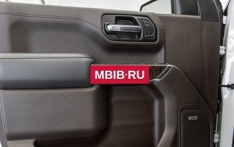 GMC Sierra, 2018 год, 4 700 000 рублей, 21 фотография