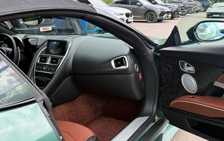 Aston Martin DBS III, 2021 год, 32 700 000 рублей, 29 фотография