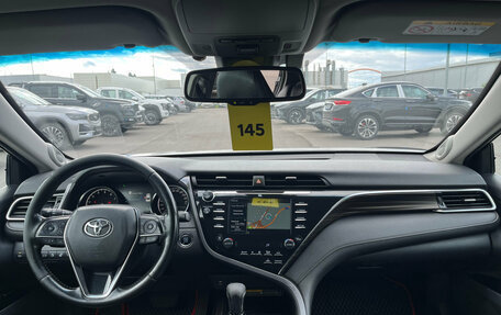 Toyota Camry, 2018 год, 2 230 000 рублей, 11 фотография