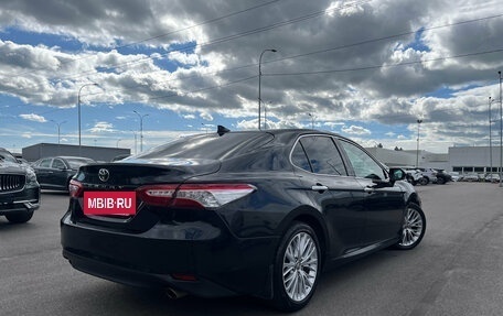 Toyota Camry, 2018 год, 2 230 000 рублей, 2 фотография