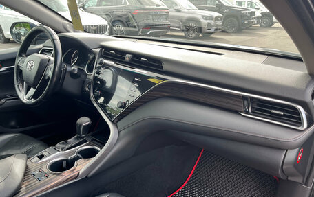 Toyota Camry, 2018 год, 2 230 000 рублей, 20 фотография