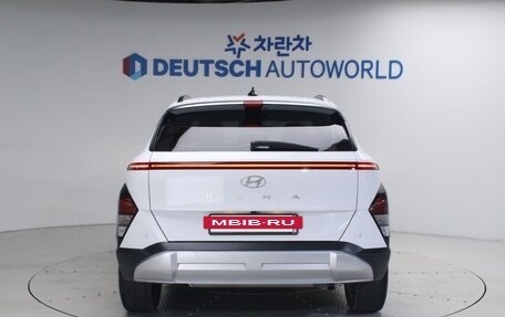 Hyundai Kona, 2023 год, 1 800 000 рублей, 4 фотография