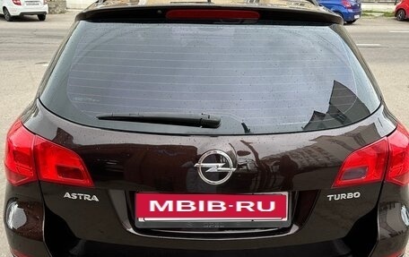 Opel Astra J, 2013 год, 670 000 рублей, 3 фотография