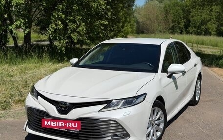 Toyota Camry, 2019 год, 2 370 000 рублей, 1 фотография