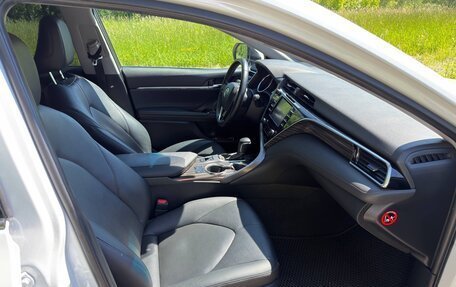 Toyota Camry, 2019 год, 2 370 000 рублей, 9 фотография