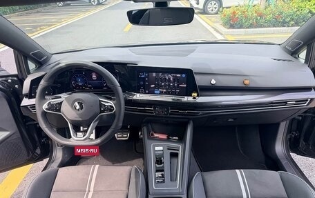 Volkswagen Golf VIII, 2023 год, 2 050 000 рублей, 8 фотография