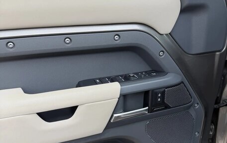 Land Rover Defender II, 2021 год, 8 000 000 рублей, 14 фотография