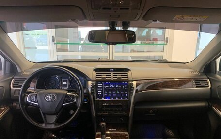 Toyota Camry, 2016 год, 2 300 000 рублей, 11 фотография