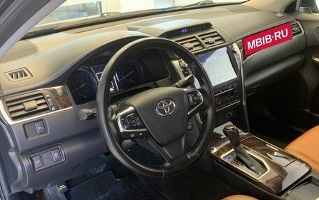 Toyota Camry, 2016 год, 2 300 000 рублей, 13 фотография