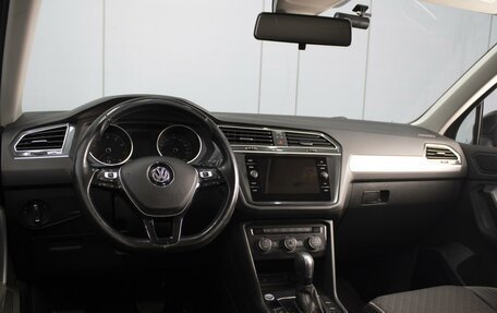 Volkswagen Tiguan II, 2020 год, 2 600 000 рублей, 5 фотография