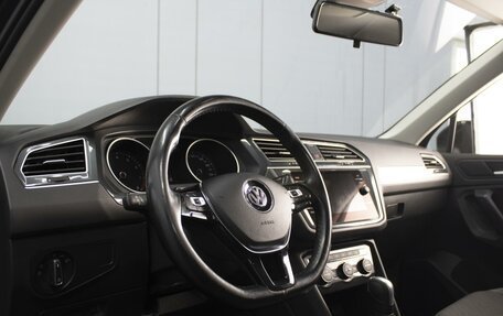 Volkswagen Tiguan II, 2020 год, 2 600 000 рублей, 12 фотография
