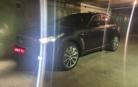 Infiniti QX70, 2016 год, 2 150 000 рублей, 3 фотография