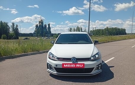 Volkswagen Golf GTI VII, 2018 год, 2 350 000 рублей, 2 фотография