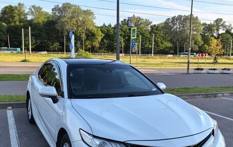 Toyota Camry, 2020 год, 2 700 000 рублей, 3 фотография
