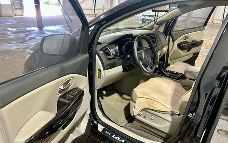 KIA Carnival III, 2019 год, 3 050 000 рублей, 9 фотография