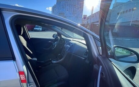 Opel Astra J, 2013 год, 710 000 рублей, 1 фотография