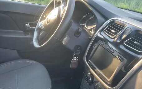 Renault Logan II, 2021 год, 1 500 000 рублей, 5 фотография