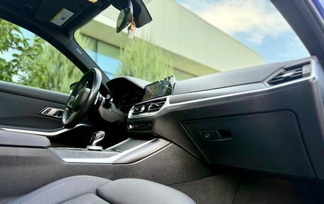 BMW 3 серия, 2020 год, 2 600 000 рублей, 10 фотография