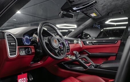 Porsche Cayenne III, 2022 год, 16 700 000 рублей, 5 фотография