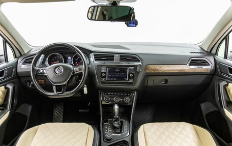 Volkswagen Tiguan II, 2017 год, 2 588 000 рублей, 14 фотография